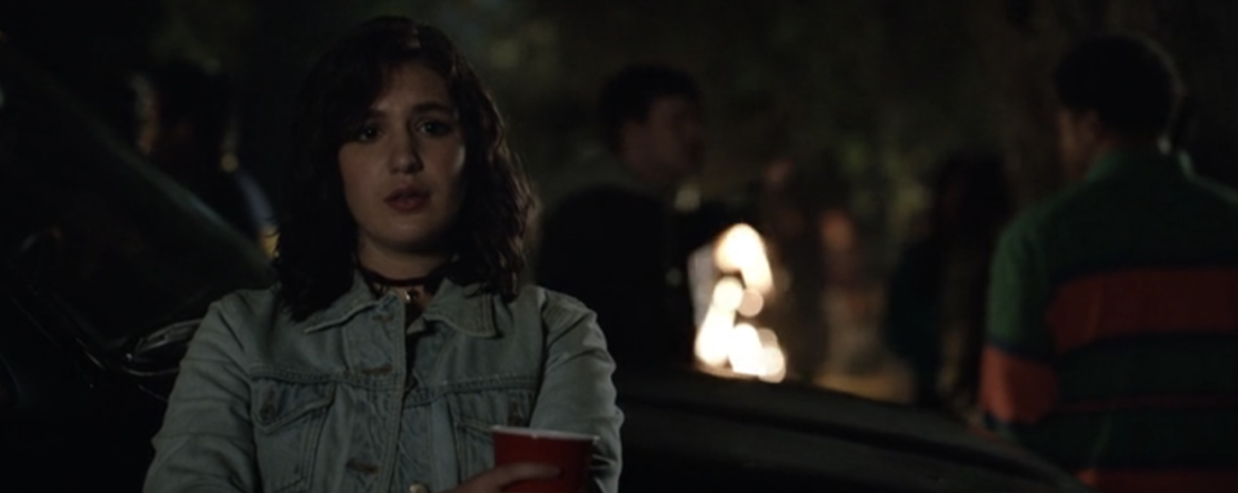 Teen Shauna in a jean jacket in the pilot of Yellowjackets
