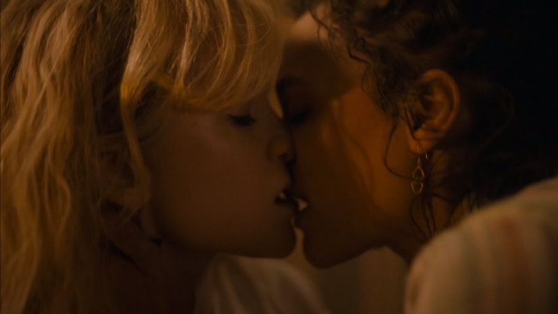 The Crowded Room: Annabelle and Arianna kiss