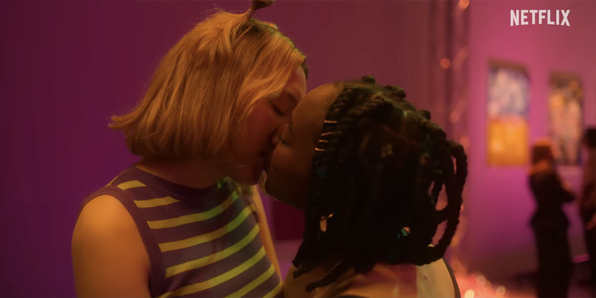 gal pals kiss in the heartstopper season 2 trailer