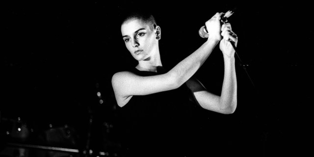16-3-1988 Amsterdam, Netherlands. Irish singer Sinead O'Connor performs at Paradiso. Copyright Paul Bergen