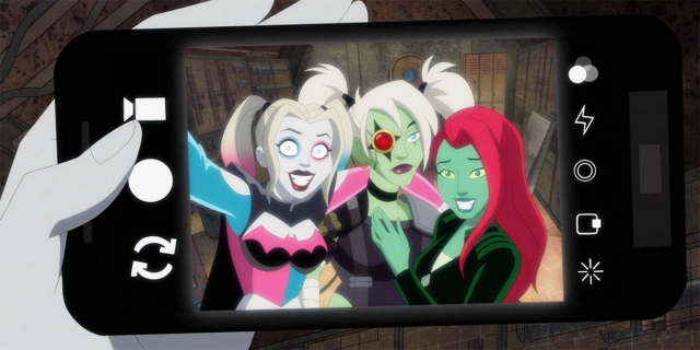 Harley and Ivy take a selfie with their daughter