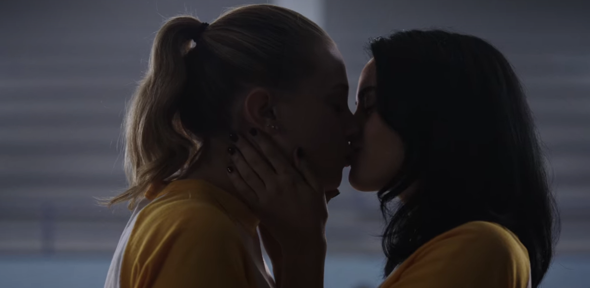 Betty and Veronica kiss