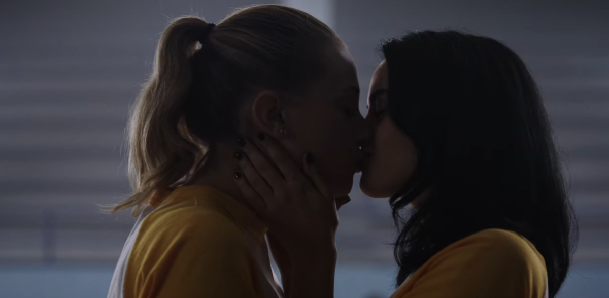 Betty and Veronica kiss