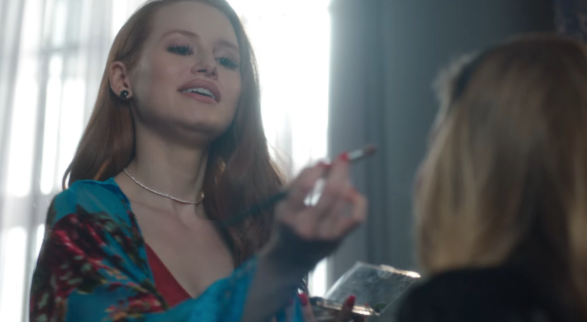 Cheryl does Polly's makeup on Riverdale