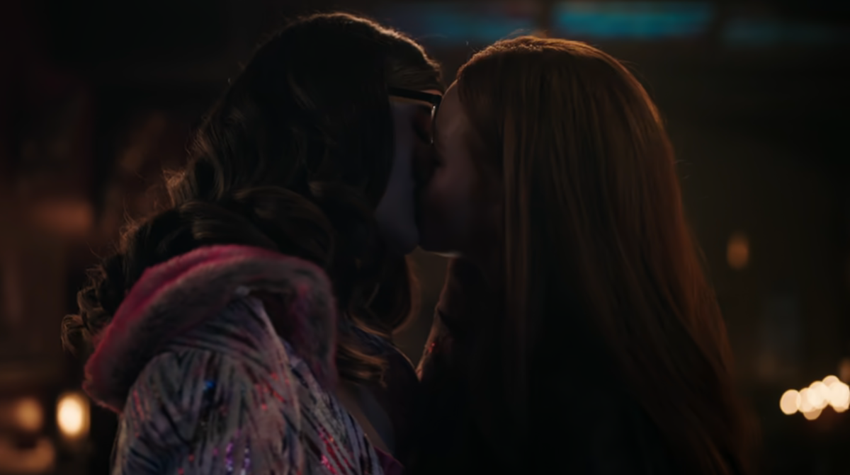 Heather and Cheryl kiss on Riverdale