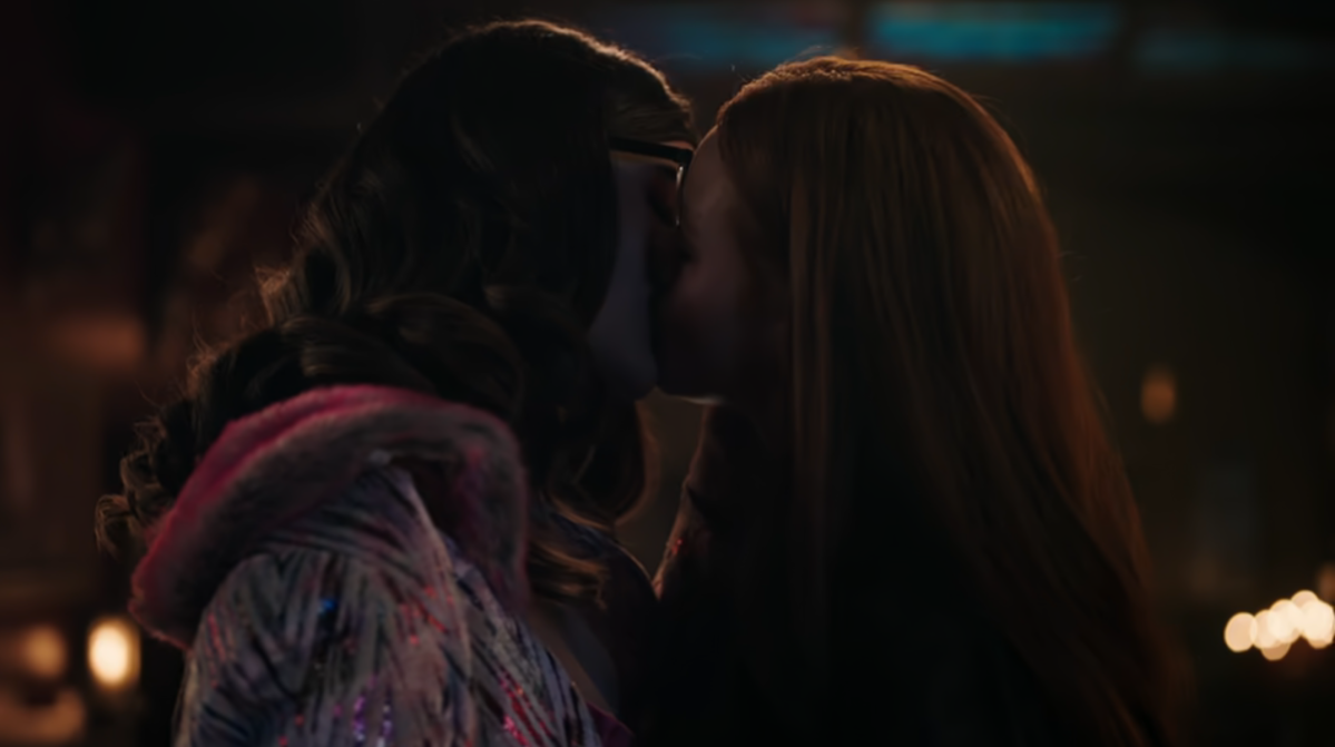 Heather and Cheryl kiss on Riverdale