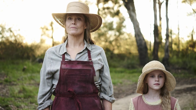 Sigourney Weaver and Alyla Browne as June and Young Alice Hart