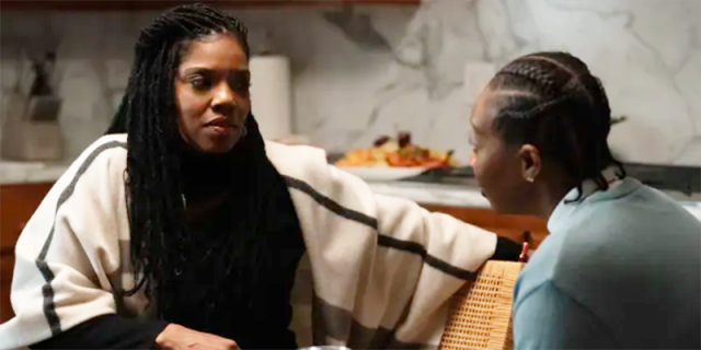 (L-R): Tyla Abercrumbie as Nina and Miriam A. Hyman as Dre in THE CHI, “House Party”.