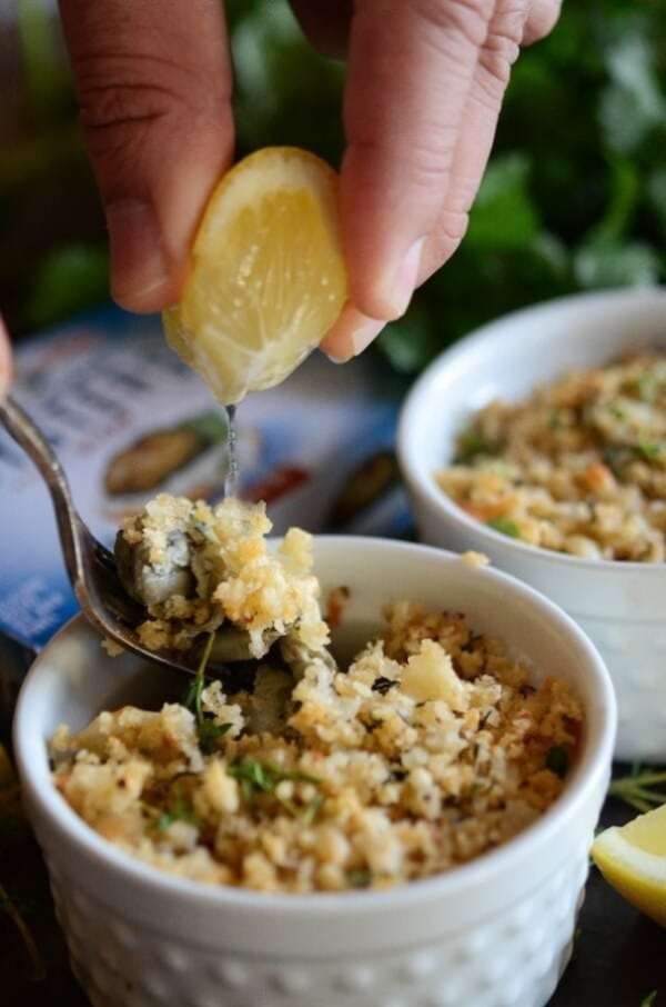 a dish of baked oysters