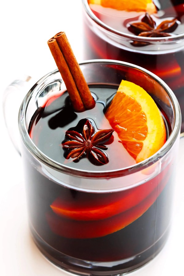 a clear glass of mulled wine