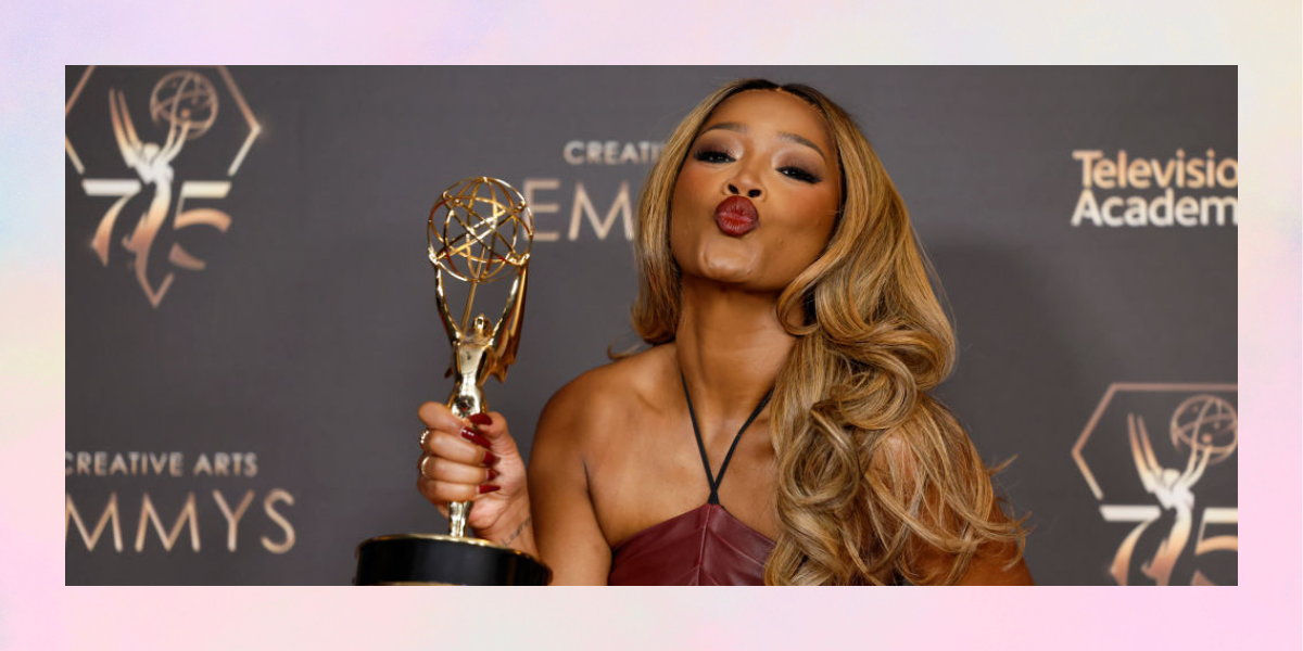 Keke Palmer posing with her Emmy