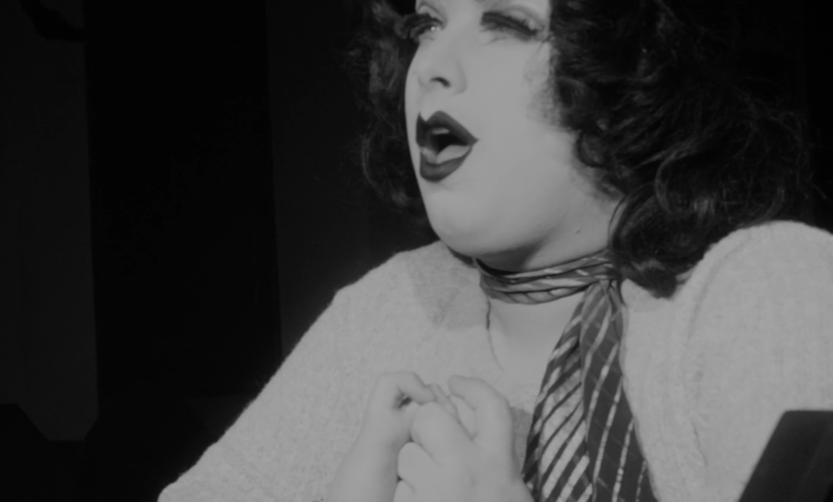 Multiple Maniacs sex scene: Divine prays in church