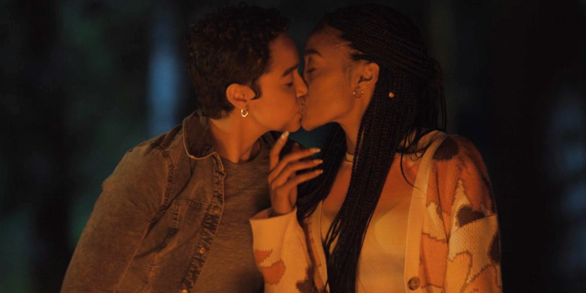 SkyMed season two: Lexi and Stef kiss by the fire