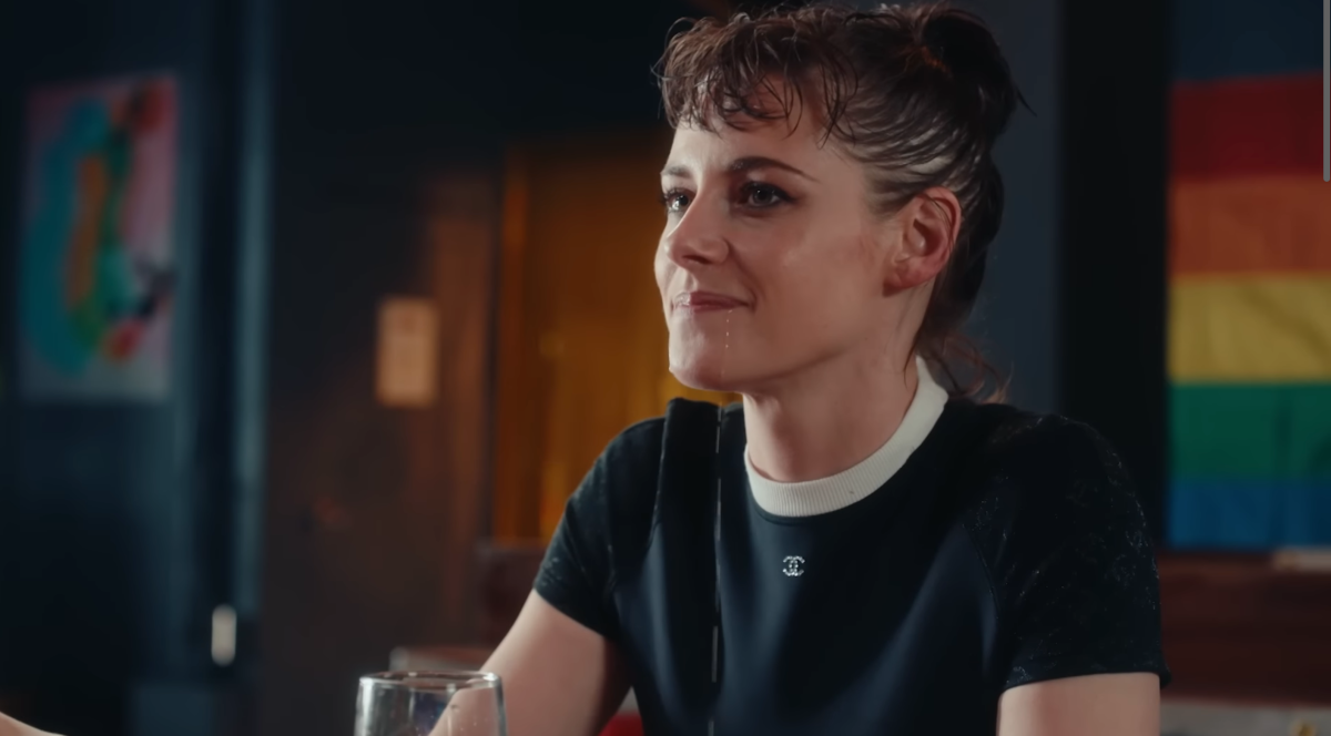 Kristen Stewart spitting out drink