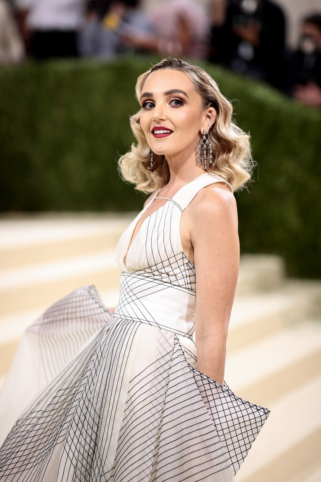 NEW YORK, NEW YORK - SEPTEMBER 13: Chloe Fineman attends The 2021 Met Gala Celebrating In America: A Lexicon Of Fashion at Metropolitan Museum of Art on September 13, 2021 in New York City.