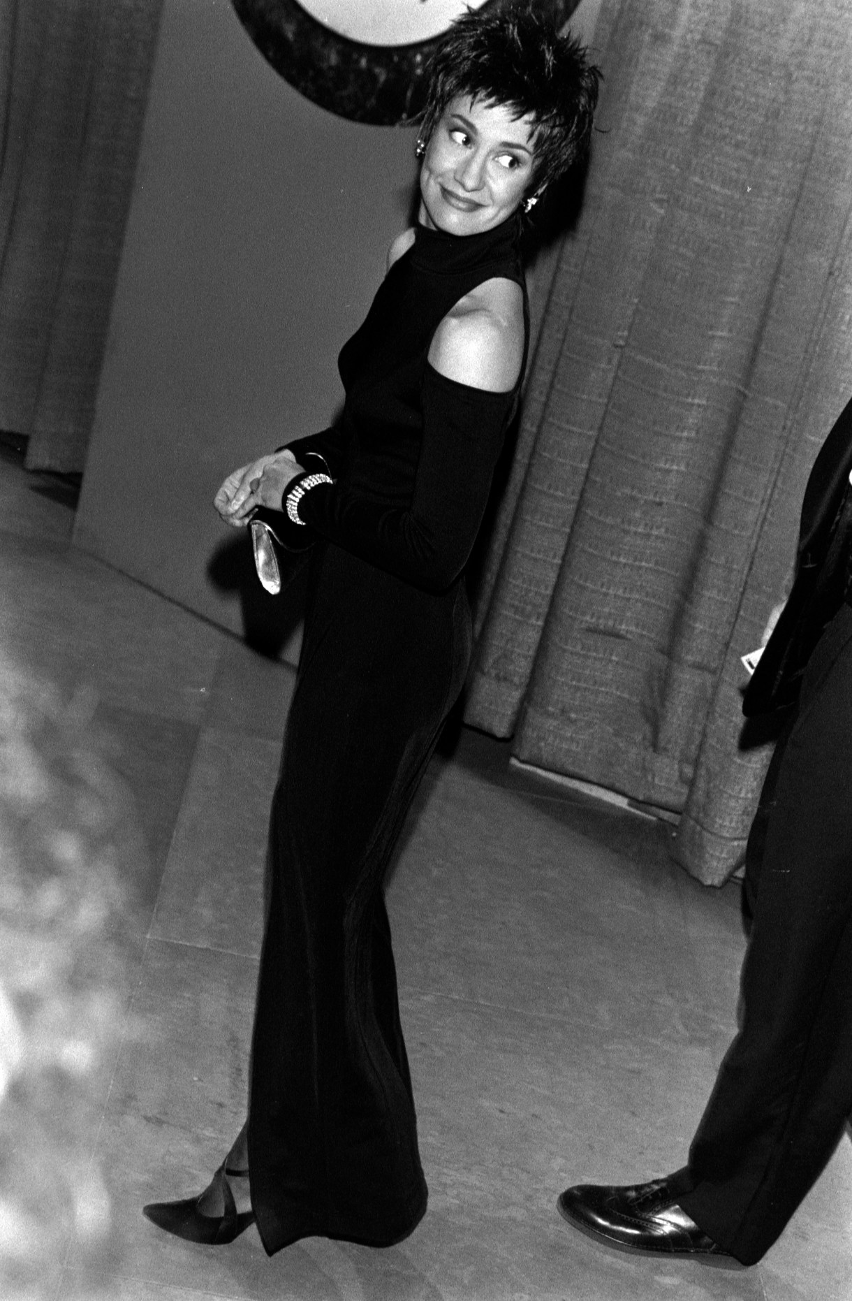 Actress Laurie Metcalf attends the 50th Annual Golden Globe Awards at the Beverly Hilton Hotel on January 23, 1993, in Beverly Hills, California.