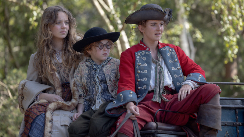 Renegade Nell: Nell Jackson sitting with her sisters Roxy and George