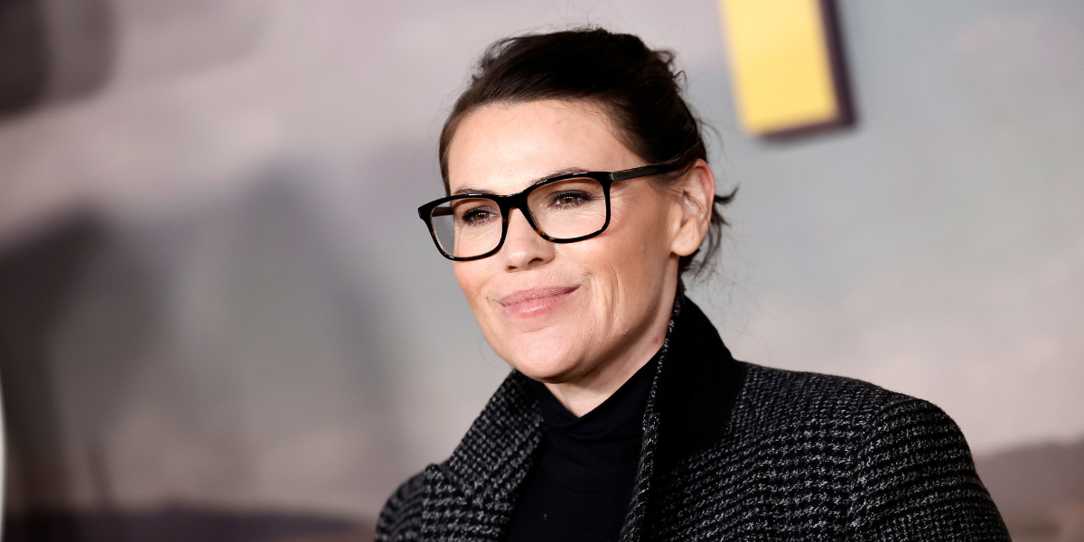 Clea DuVall in glasses on the red carpet