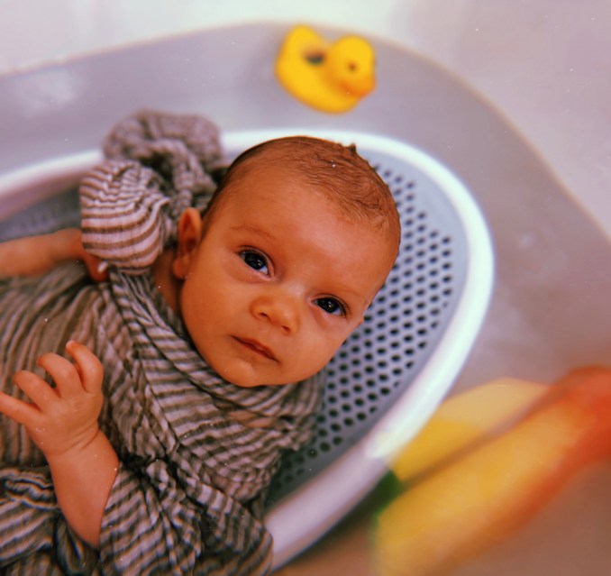 jude in the bath