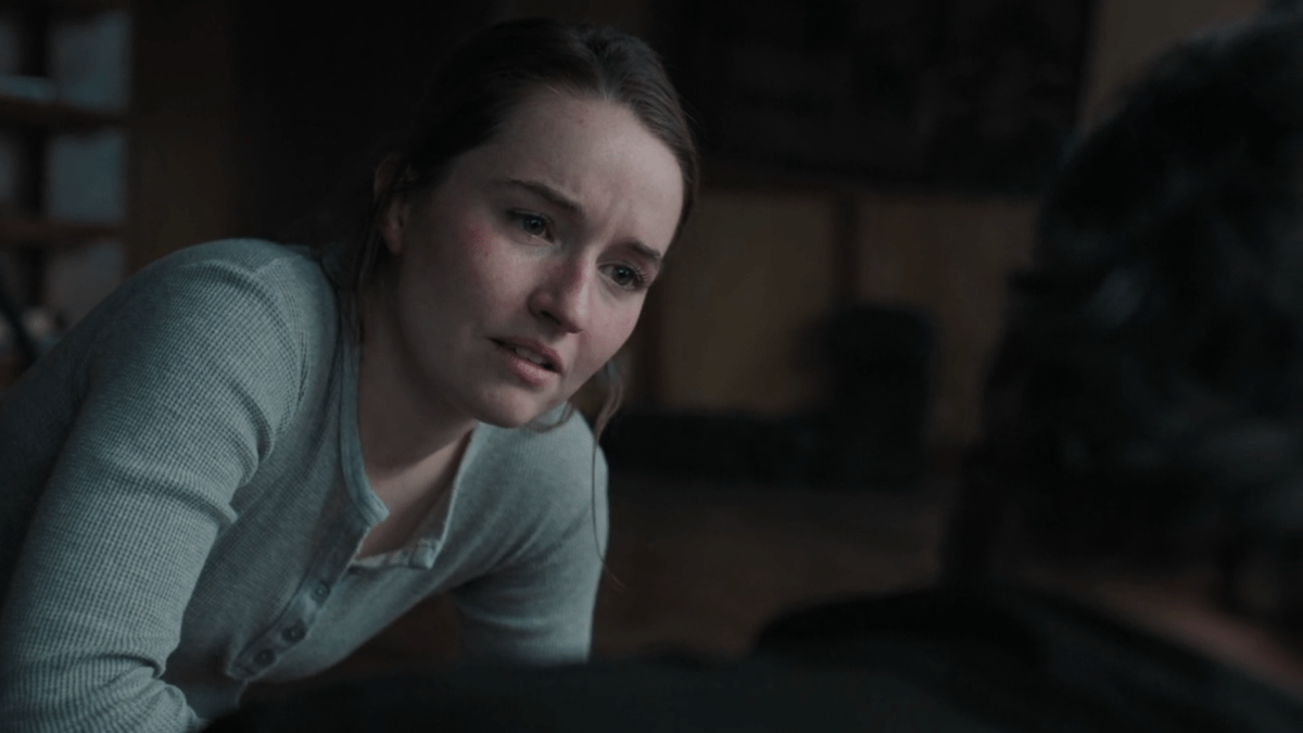 The Last of Us 202-5 Abby crouching menacingly at Joel