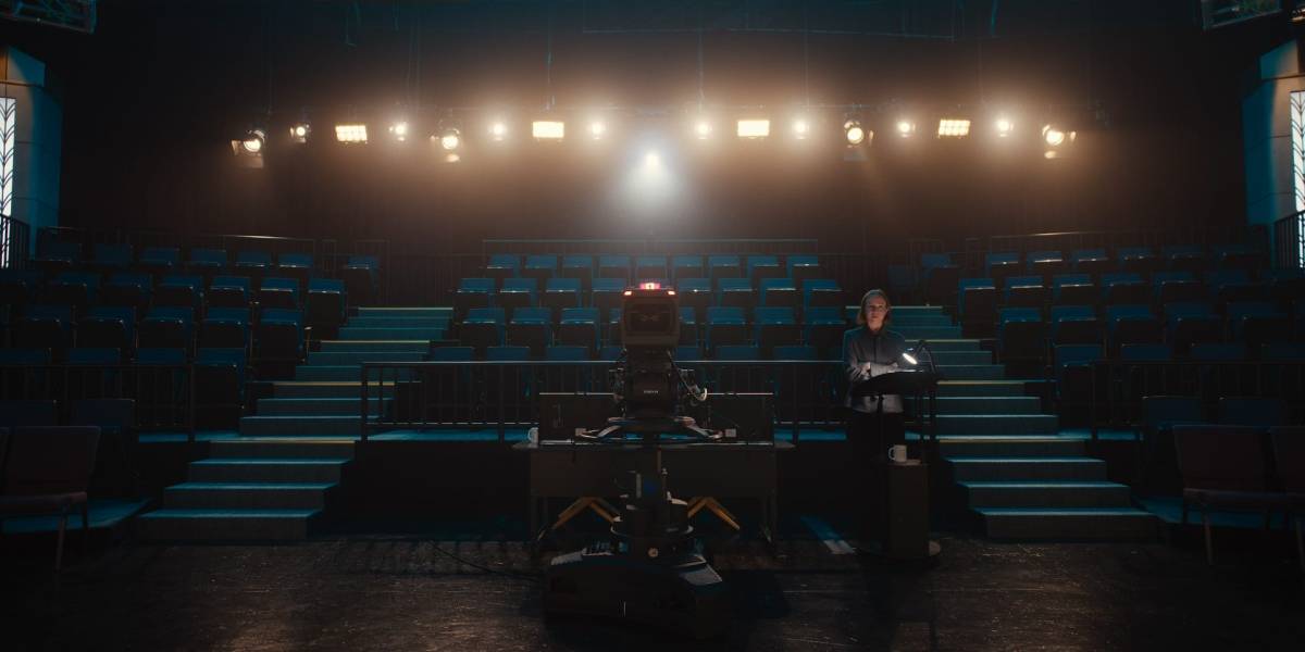Ava in the studio audience in Hacks