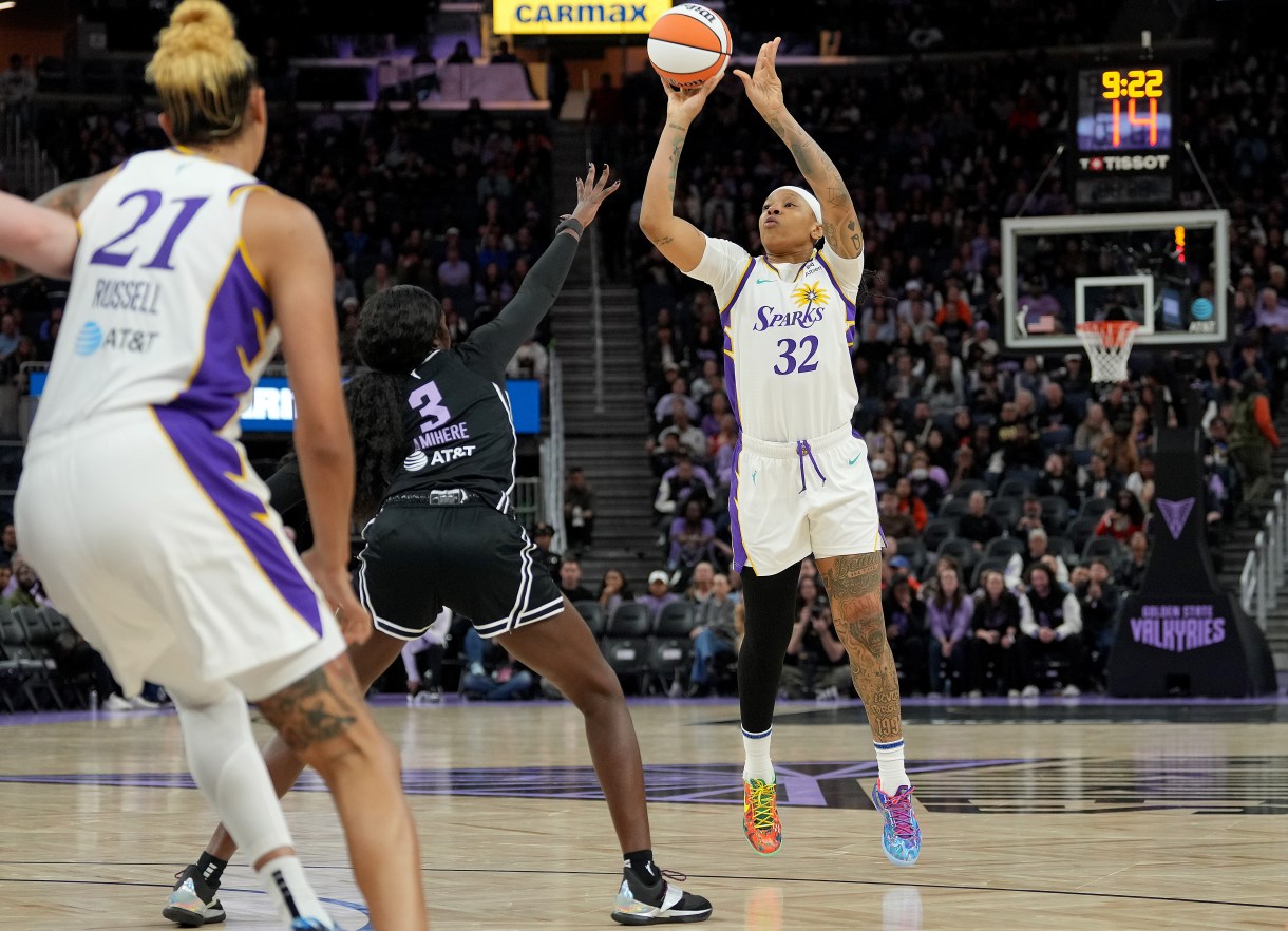 SAN FRANCISCO, CALIFORNIA - MAY 06: Emma Cannon #32 of the Los Angeles Sparks shoots over Laeticia Amihere #3 of the Golden State Valkyries in the second half of a WNBA basket ball game at Chase Center on May 06, 2025 in San Francisco, California. NOTE TO USER: User expressly acknowledges and agrees that, by downloading and or using this photograph, User is consenting to the terms and conditions of the Getty Images License Agreement.