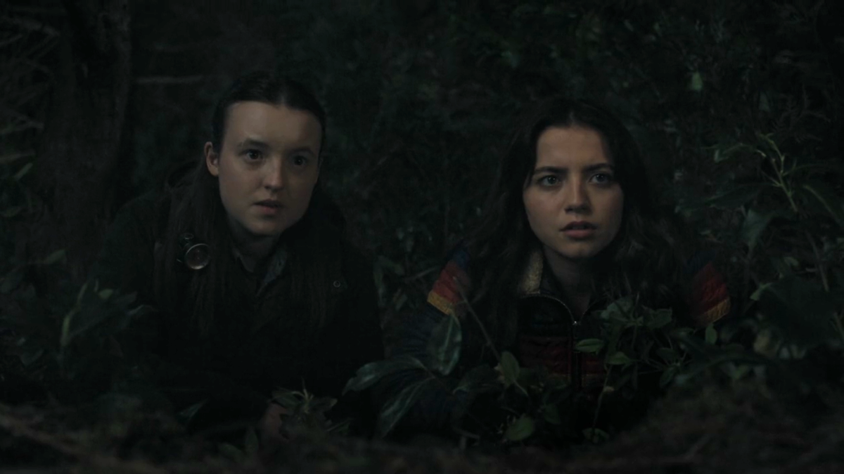 The Last of Us 204: Ellie and Dina lurk in the darkness plotting their next move