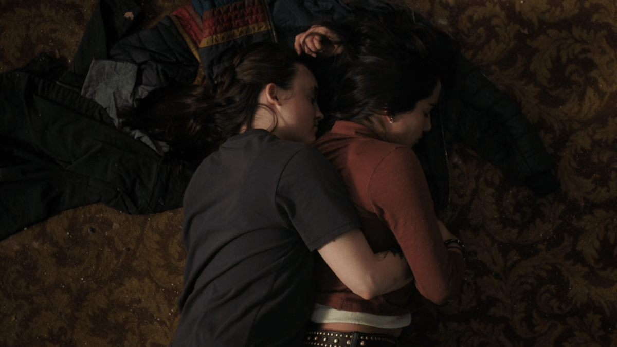 The Last of Us 204: Dina and Ellie snuggle
