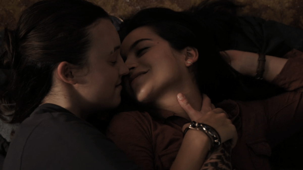 The Last Of Us 204: Ellie and Dina smile into gentle kisses because they are SO IN LOVE 