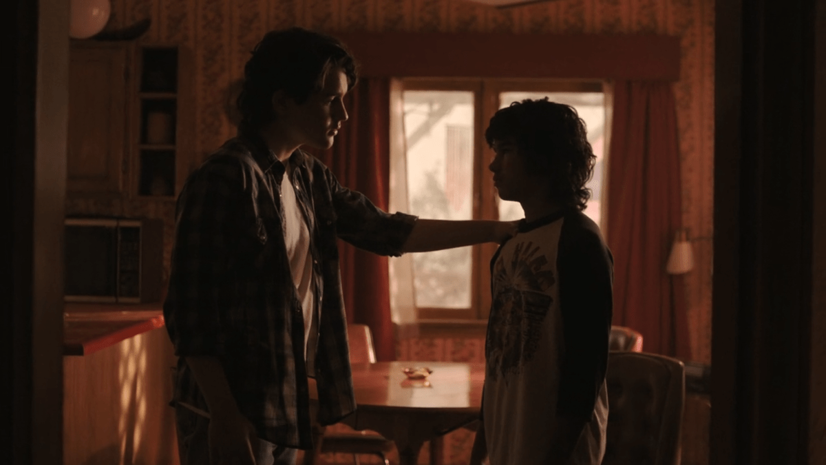 The Last of Us 206: Teen Joel comforts Teen Tommy