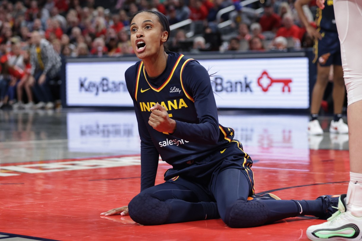 INDIANAPOLIS, INDIANA - MAY 3: DeWanna Bonner #25 of the Indiana Fever gets hyped during the second half against the Washington Mystics at Gainbridge Fieldhouse on May 3, 2025 in Indianapolis, Indiana. 