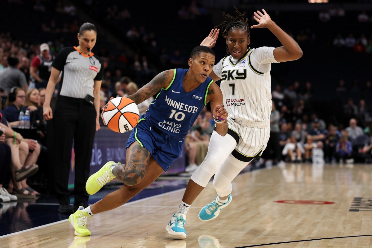 MINNEAPOLIS, MINNESOTA - MAY 10: Courtney Williams #10 of the Minnesota Lynx works around Ariel Atkins #7 of the Chicago Sky during the first quarter of a preseason game at Target Center on May 10, 2025 in Minneapolis, Minnesota. NOTE TO USER: User expressly acknowledges and agrees that, by downloading and or using this photograph, User is consenting to the terms and conditions of the Getty Images License Agreement. (Photo by Matt Krohn/Getty Images)