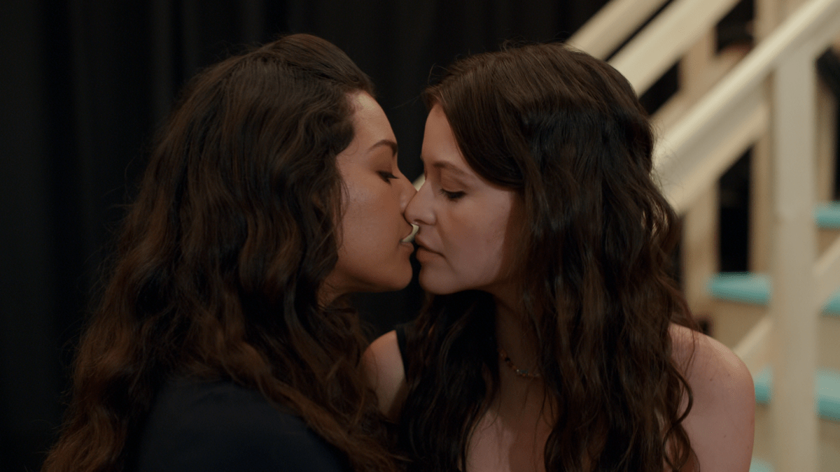 Ginny and Georgia sophie and max kiss
