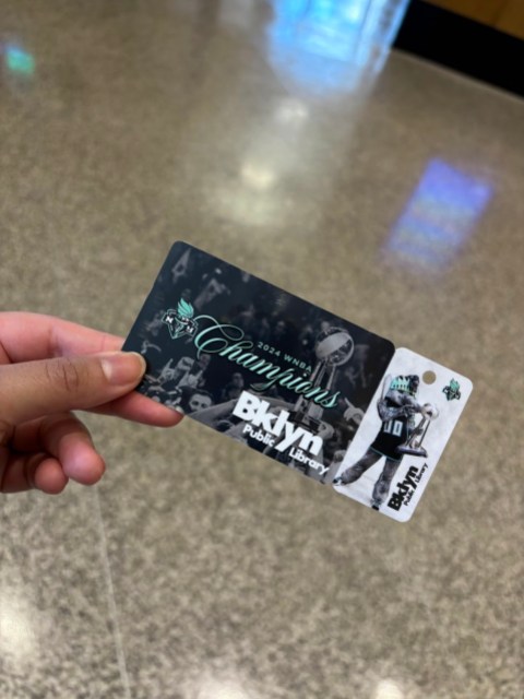 a commemorative new york liberty library card