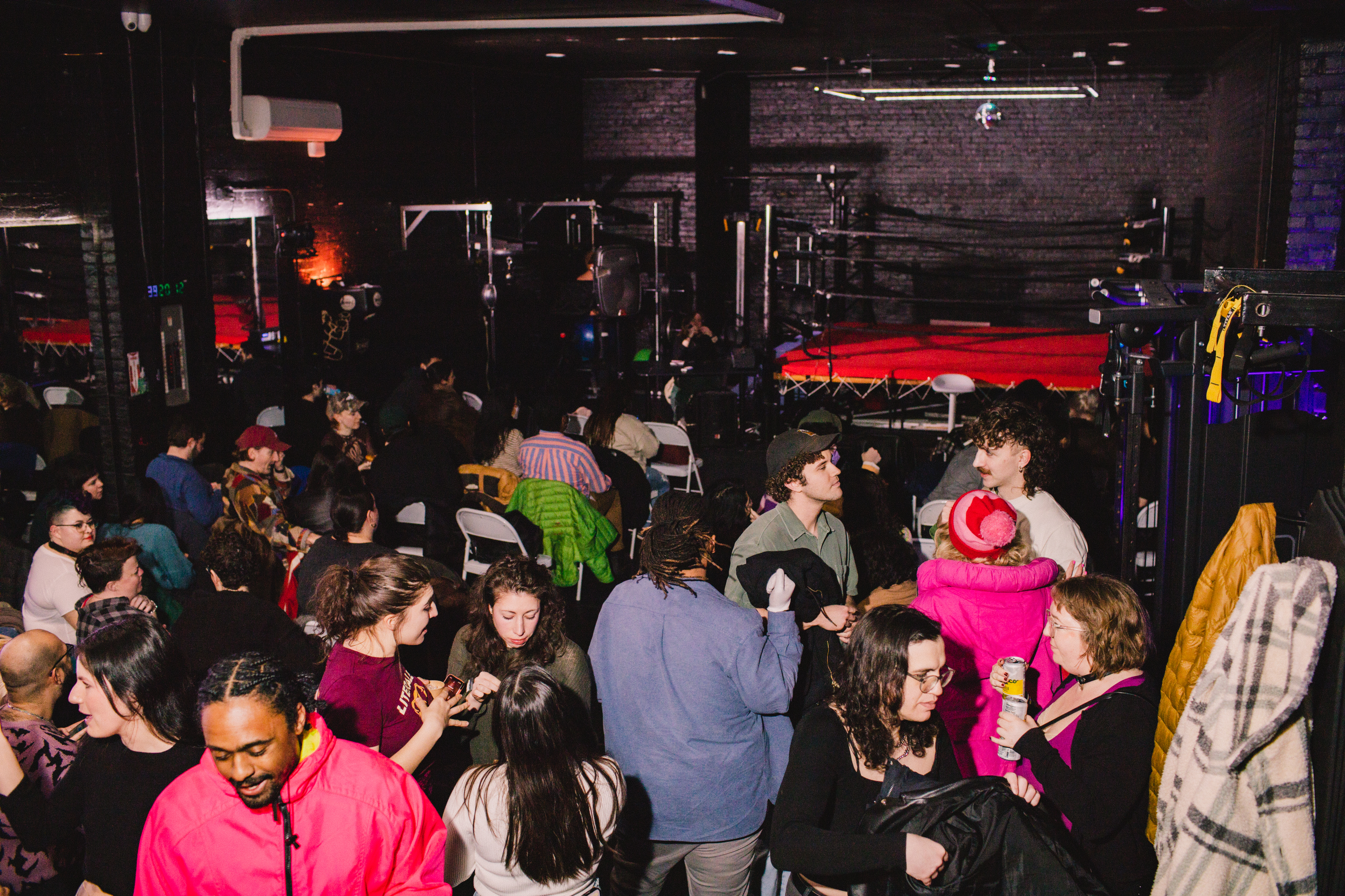 the crowd at WILL THEY KISS