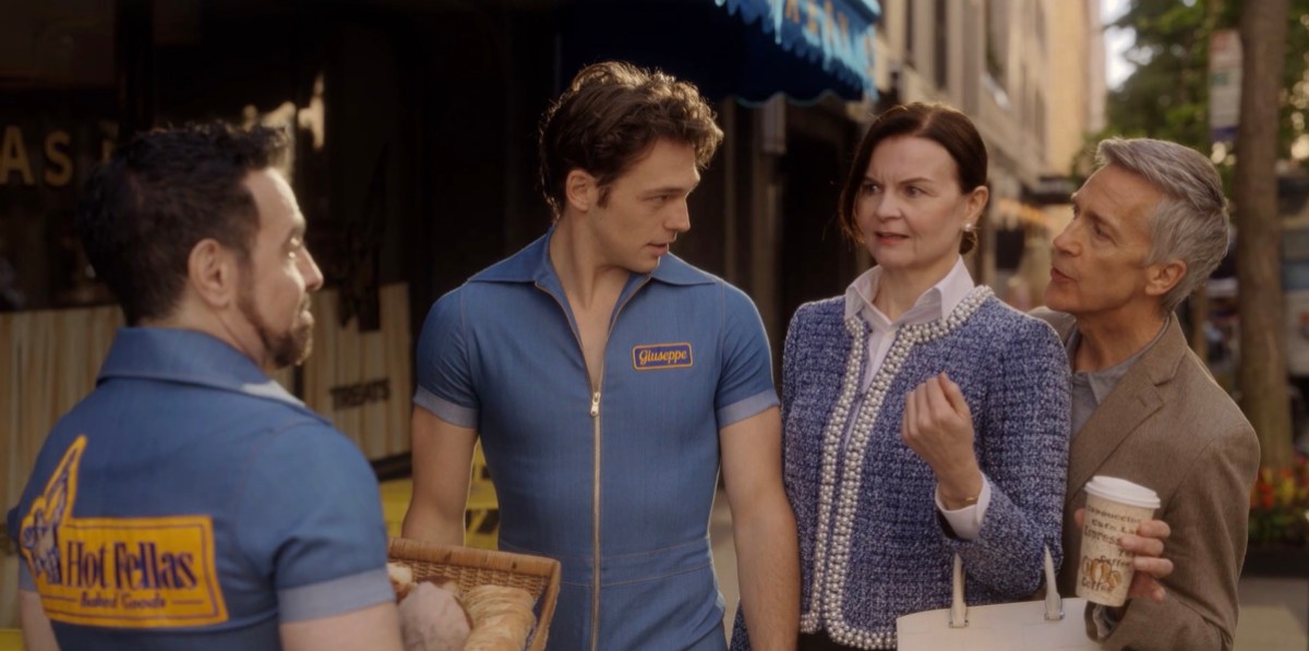 people looking at Guiseppe and his bread