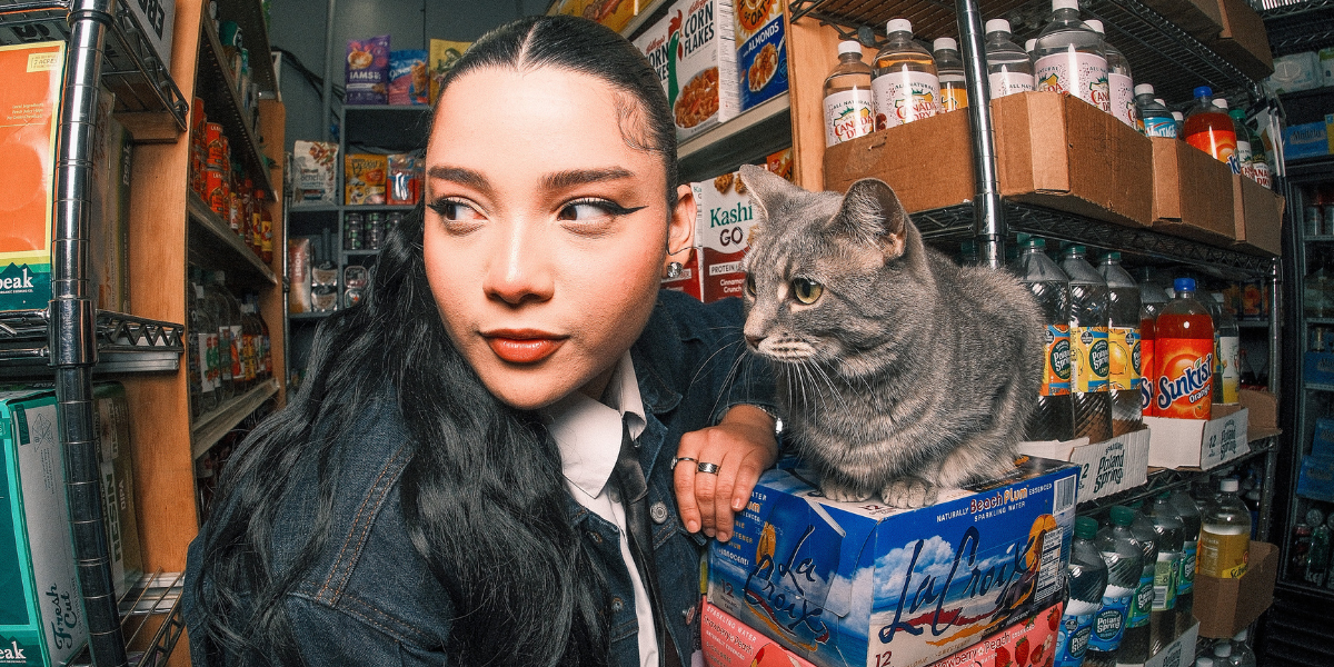 Michelleadonna and a chonkalicious kitty cat