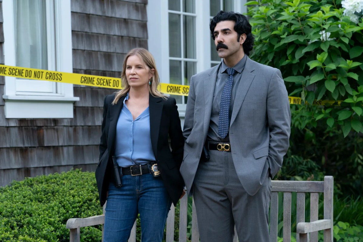 kim dickens better sister with the other officer