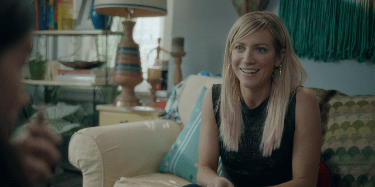 sophie with pink hair in The Hunting Wives
