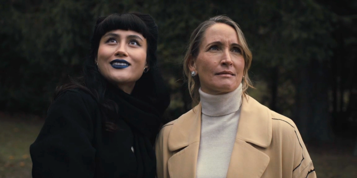 the two lesbian characters on Hell Motel