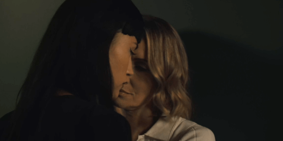 The lesbian characters Ruby and Portia in Hell Motel