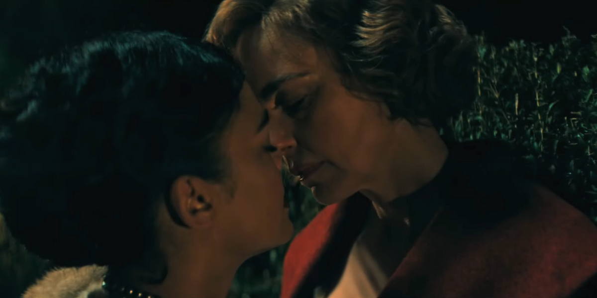 Tessa Thompson kissing Nina Hoss in Hedda by Nia DaCosta