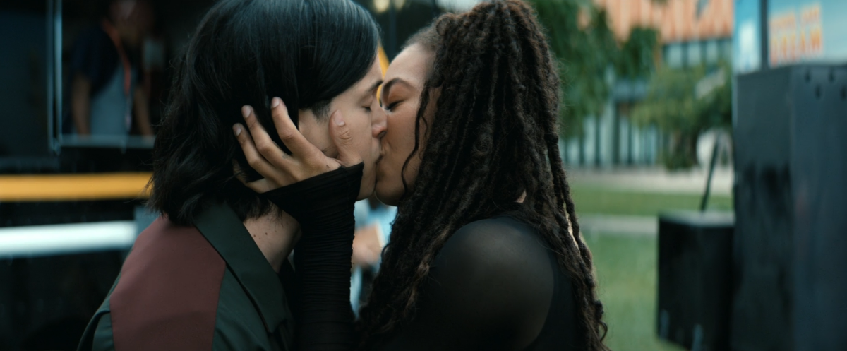 Gen V 203: marie and jordan kiss