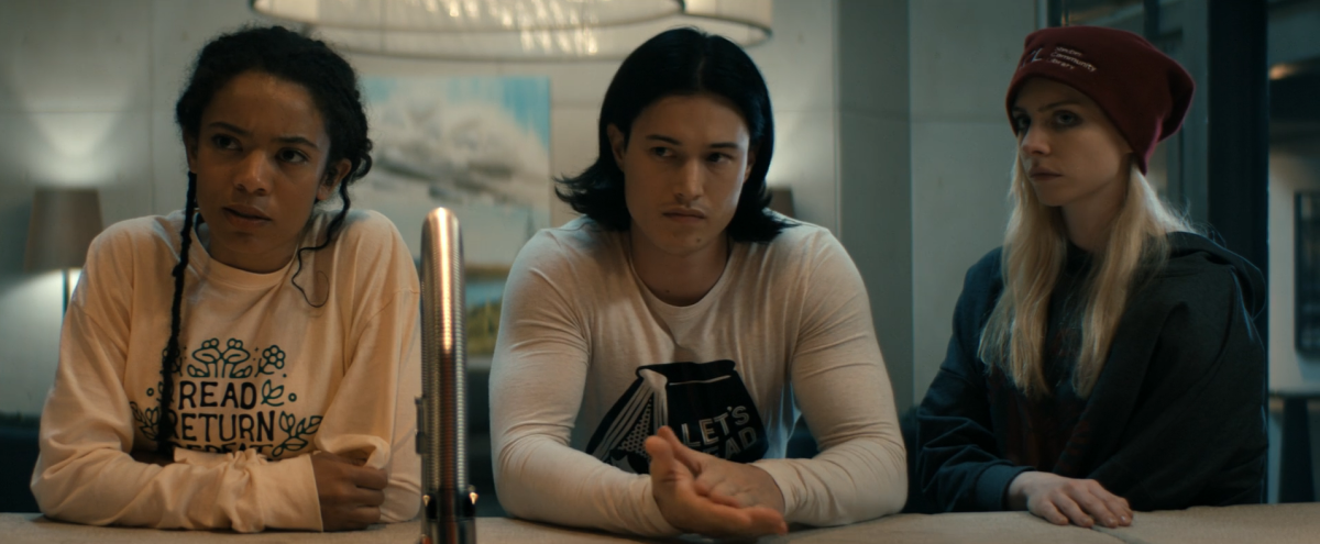 Gen V 206-10 marie jordan cate waiting for dinner