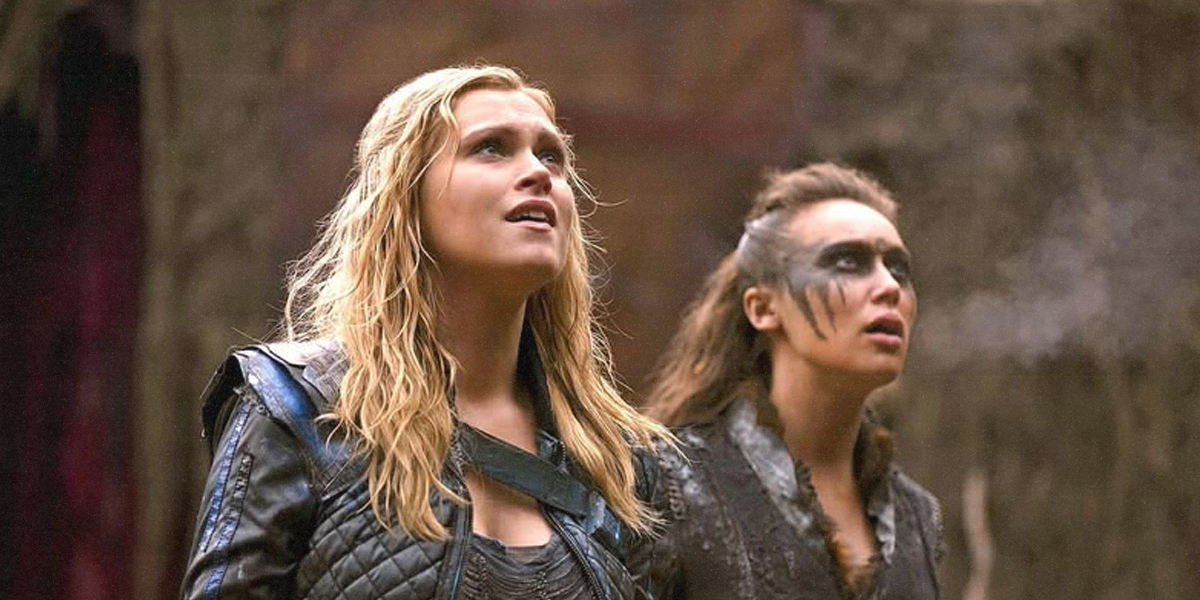 Clarke and Lexa in The 100